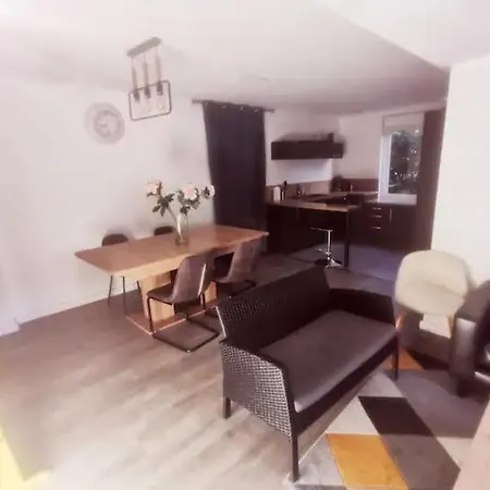 Maison Conviviale Avec Jardin